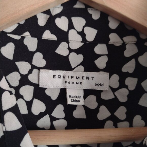 Equipment Essential Silk Top M Tossed Heart Print Black White Button Blouse - Picture 2 of 11